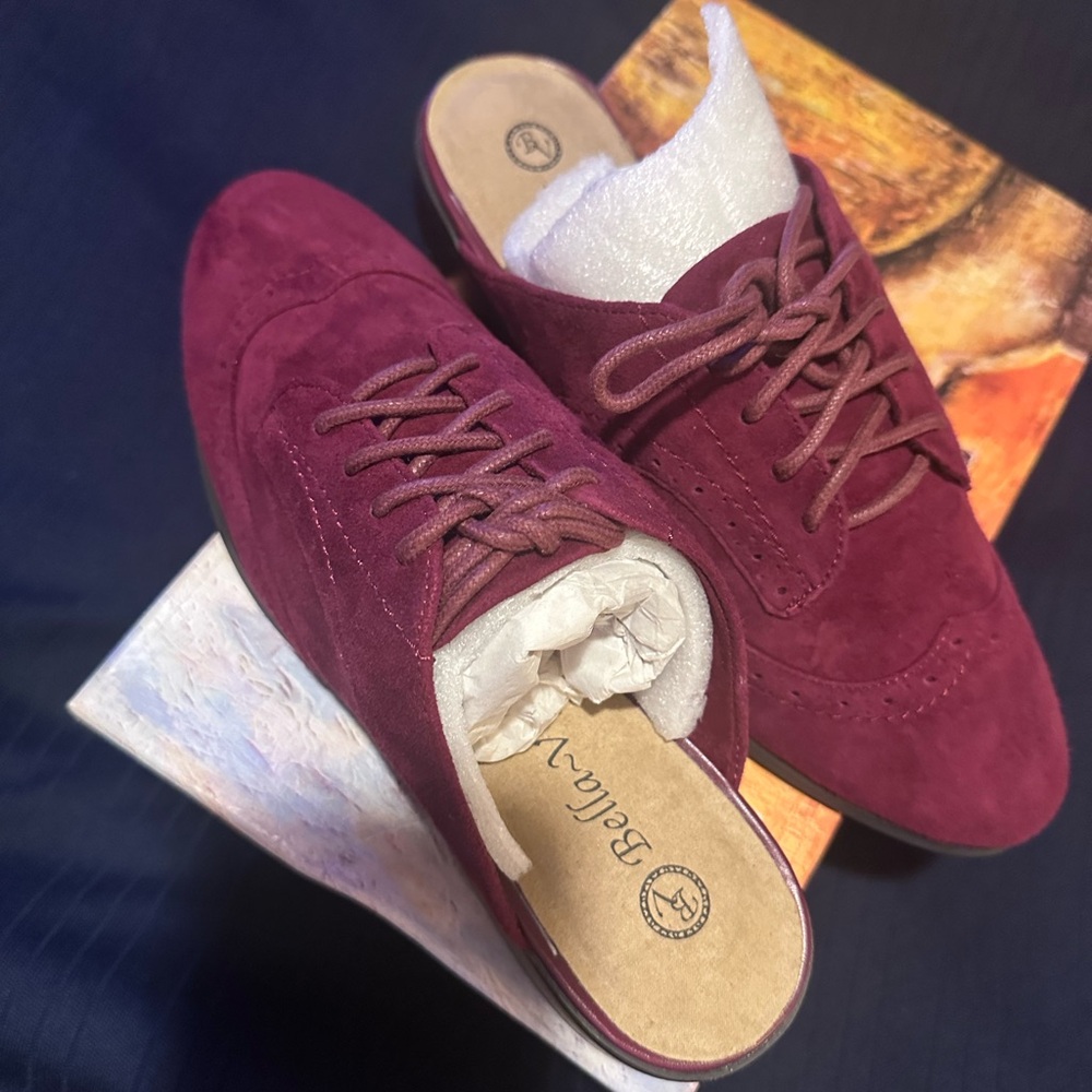 Bella-Vita 71/2 med women  suede slid  shoe color Burgundy   New